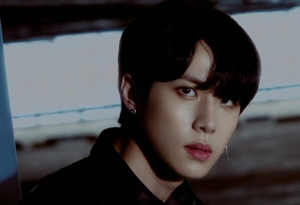 WEi (former JBJ) Kim Donghan Profile, Facts, and TMI