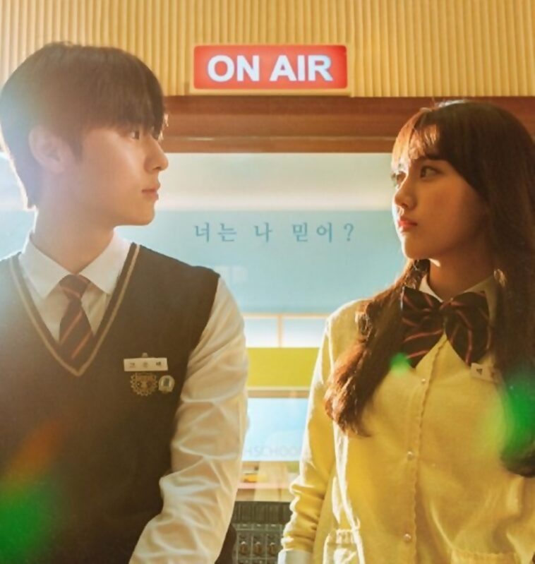 Hwang Minhyun and Jung Da Bin - Live On