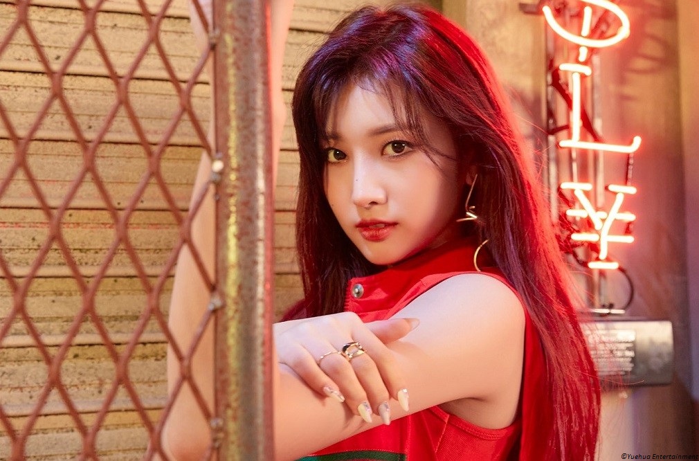 EVERGLOW Sihyeon Complete Profile, Facts, and TMI